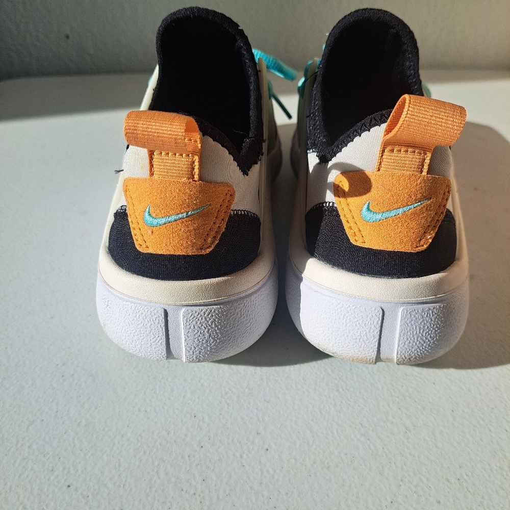 Nike Acalme White Amber Rise Athletic Shoes - Picture 4 of 6